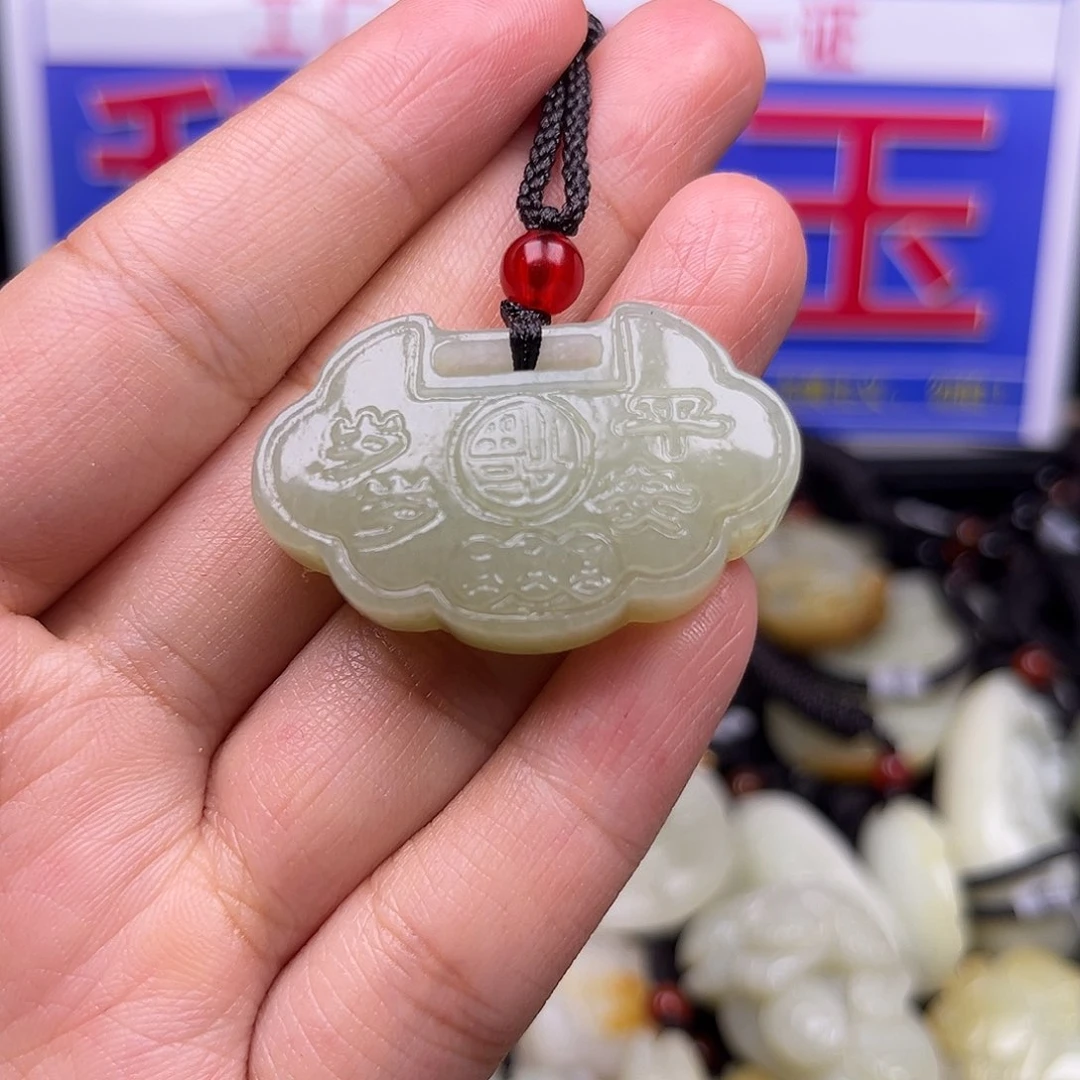 颈饰未镶嵌和田玉