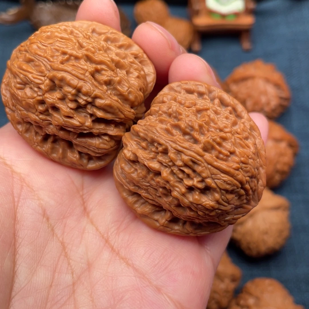 把件文玩核桃41毕业老树绣球全品48克