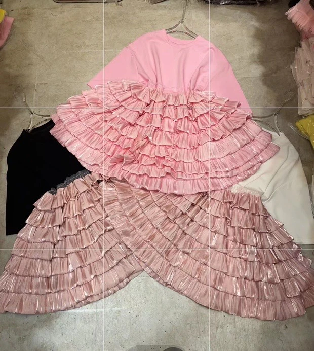 刘媛媛潮牌 实拍改1216萝莉公主闪闪宽松大版甜美减龄蛋糕连衣裙