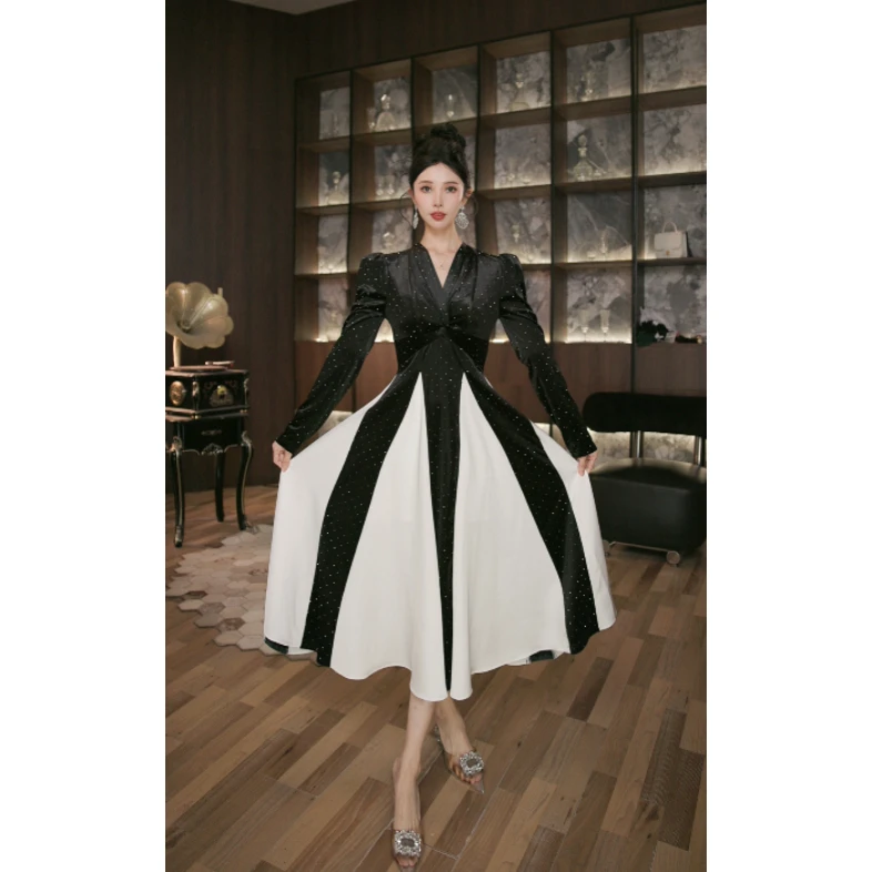 六爻定制 轻奢黑裙小众赫本风优雅设计感复古名媛连衣裙 21872