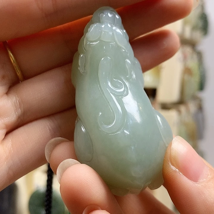 颈饰未镶嵌和田玉辛*