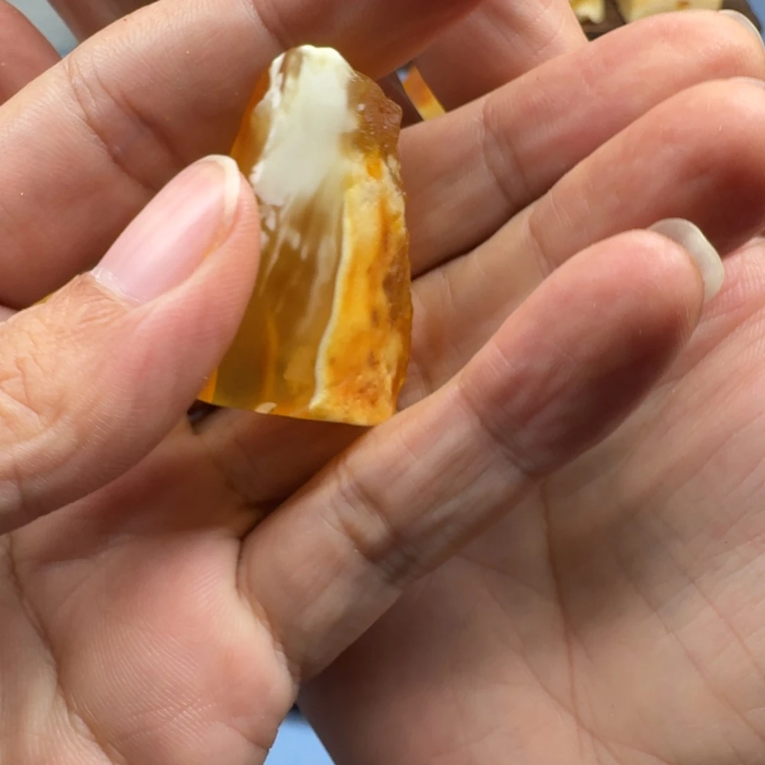 a***池裸石琥珀未镶嵌未镶嵌定制琥珀