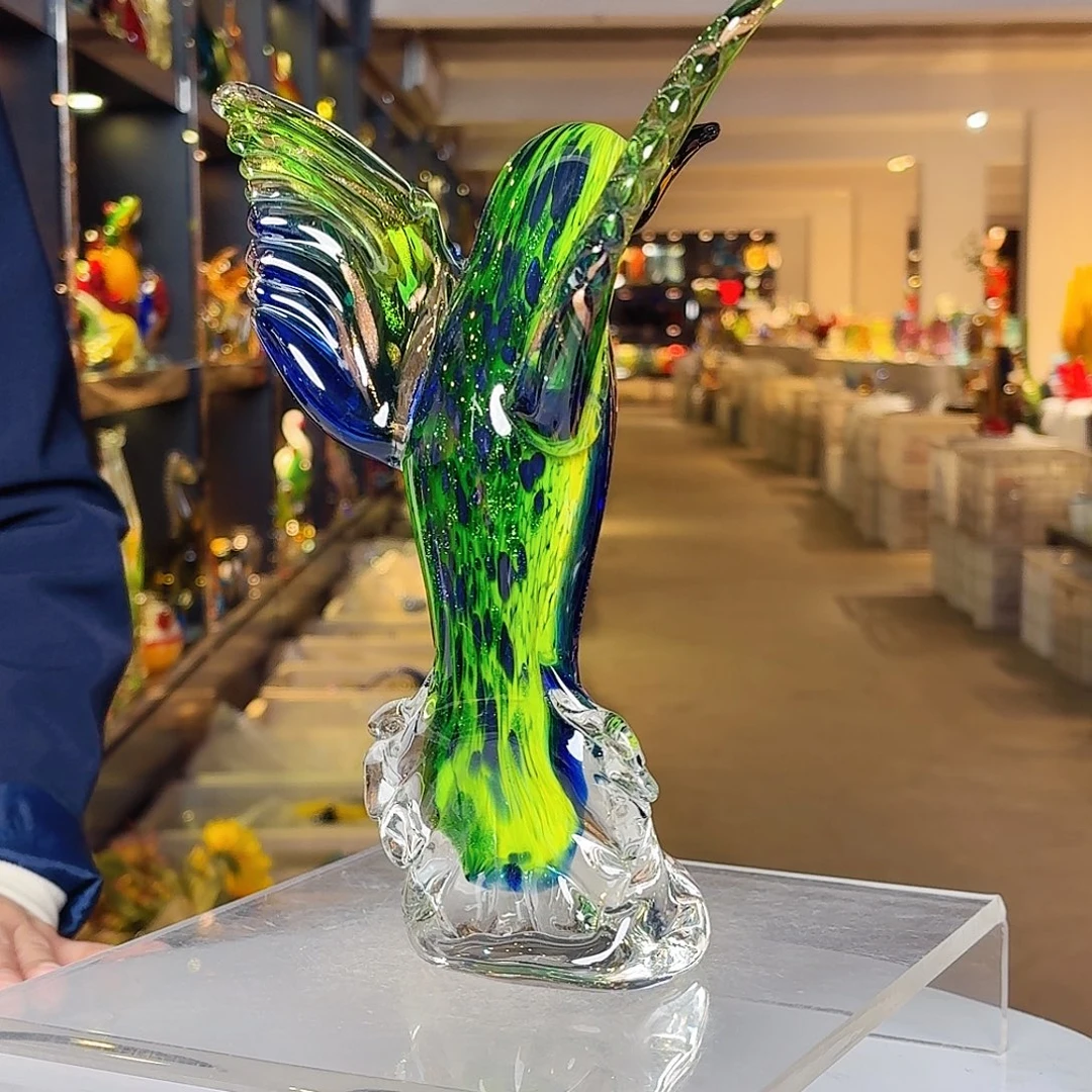 摆件琉璃岛上有一座巨大