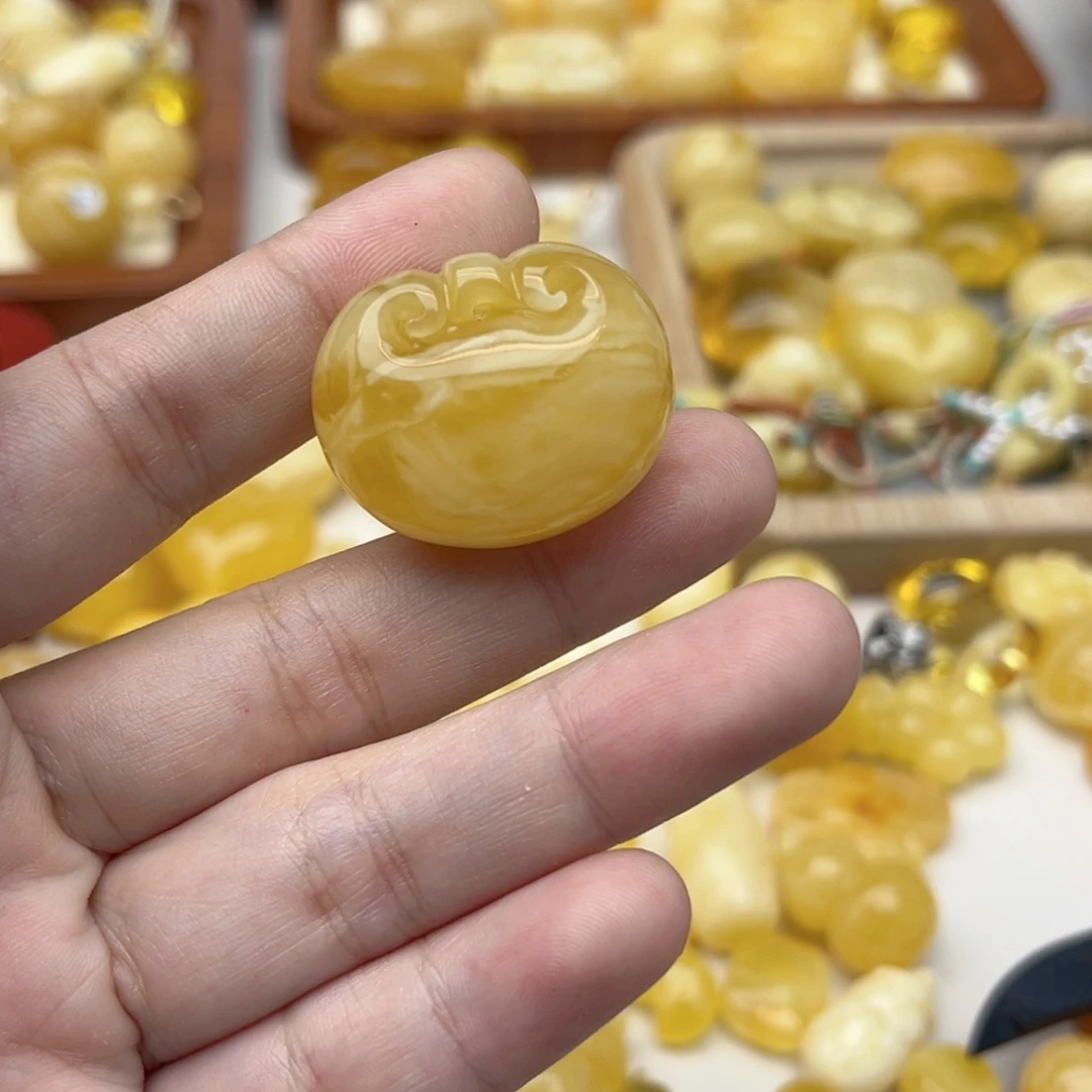 蜜蜡未镶嵌裸石配饰
