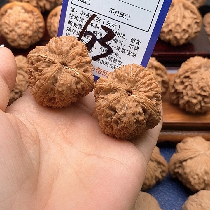 桃核吊坠大蒜头狮子头37
