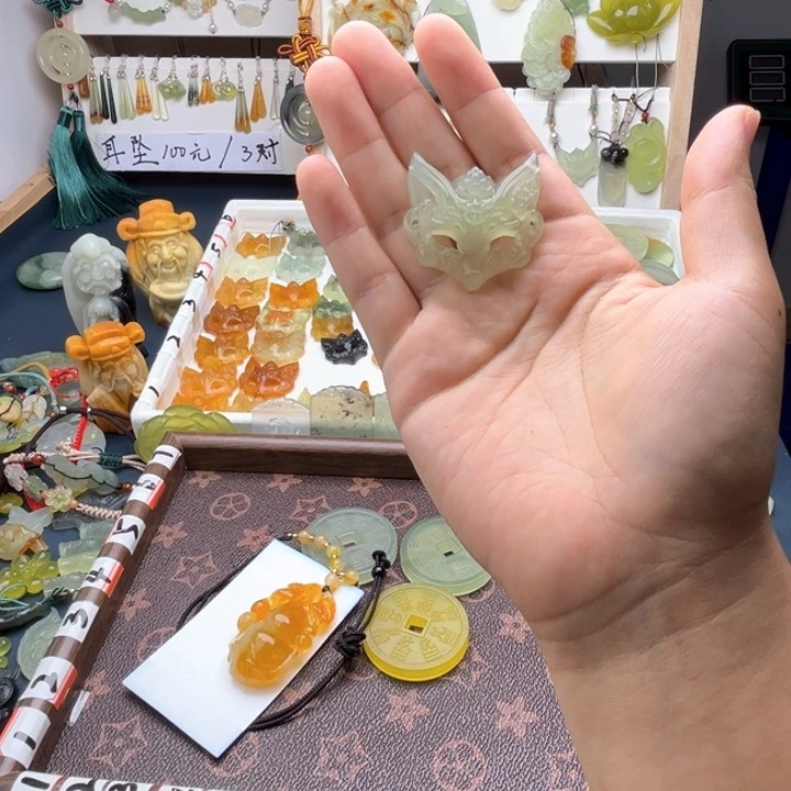 万****岫玉合金颈饰狐狸面具