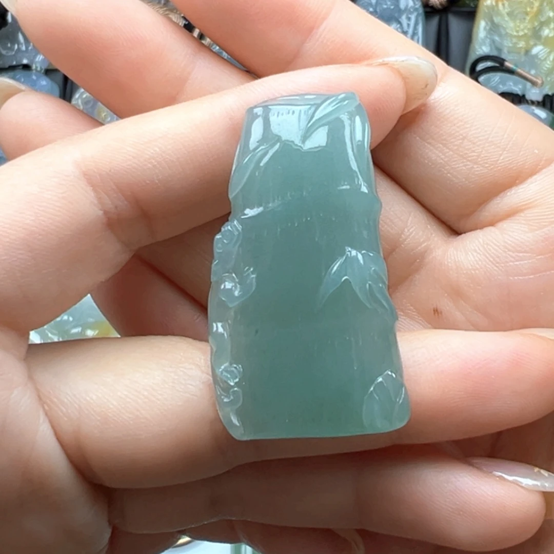 翡翠颈饰未镶嵌竹节