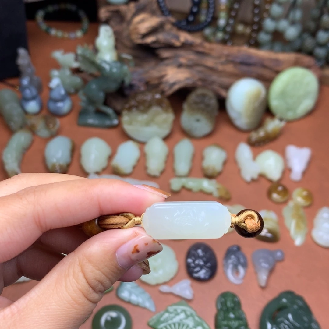 和田玉未镶嵌挂件