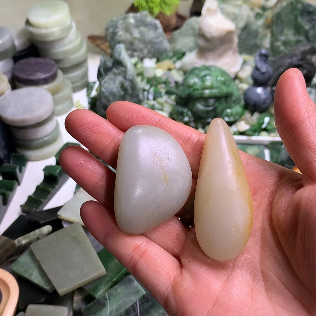 和田玉（糖玉）未镶嵌颈饰后*人