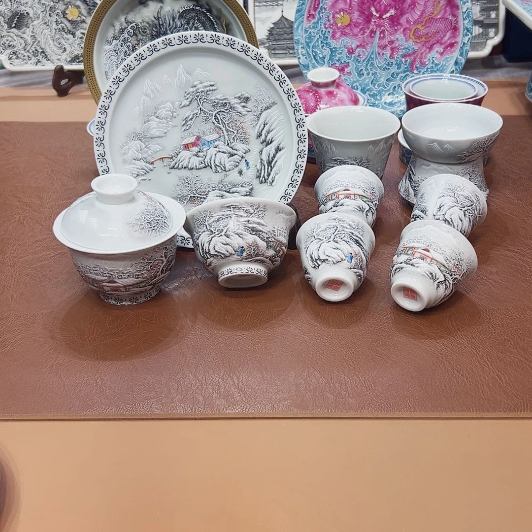 摆件景德镇陶瓷研究所工作的