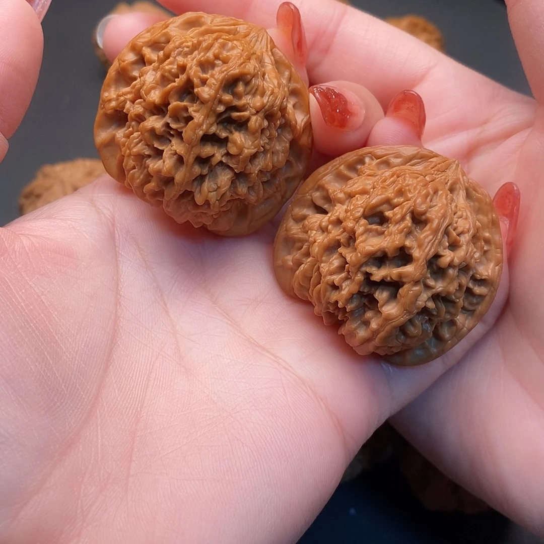 *****桃核把件全品无修满天星44尺