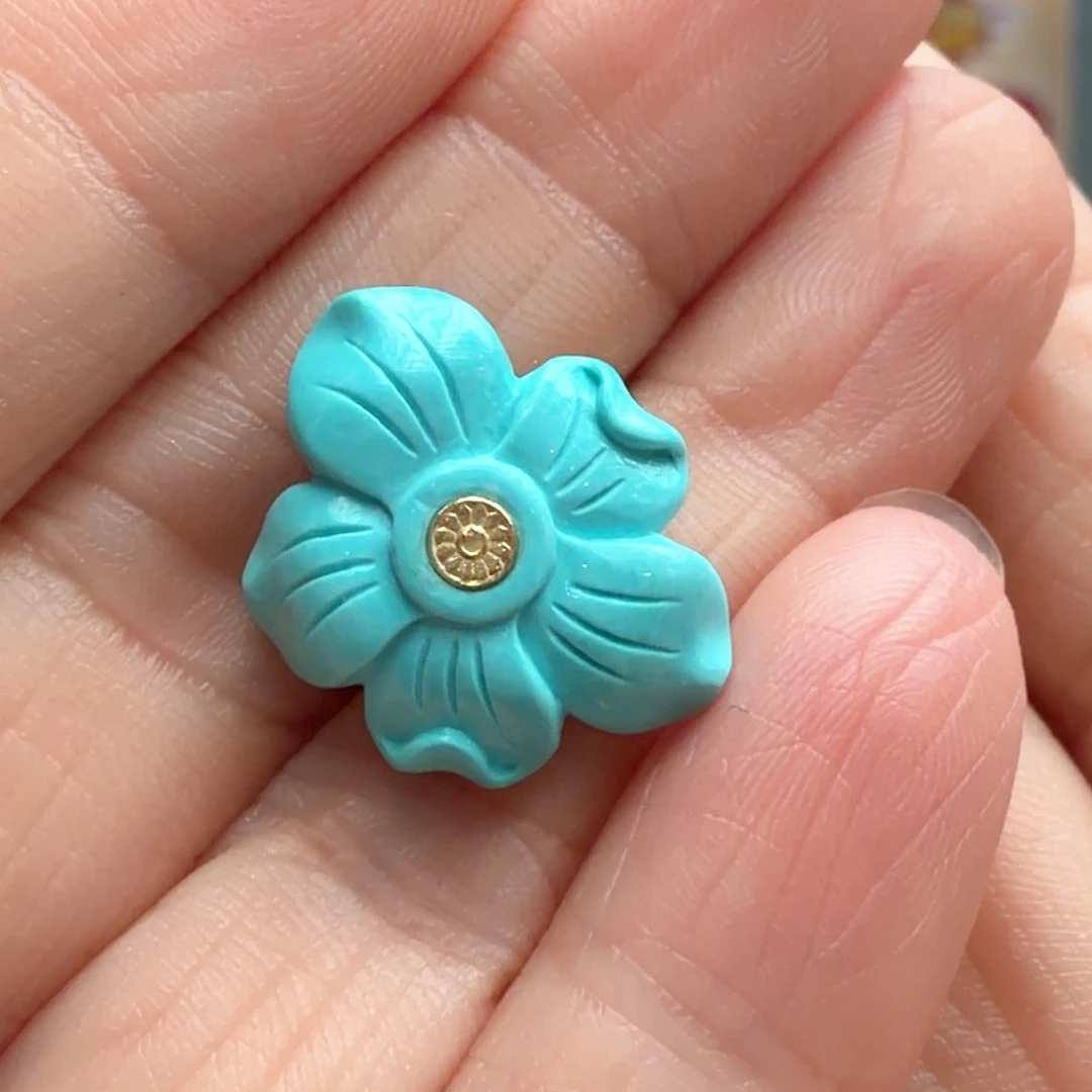 绿松石未镶嵌颈饰