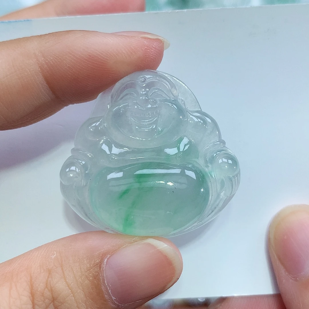 翡翠未镶嵌颈饰佛