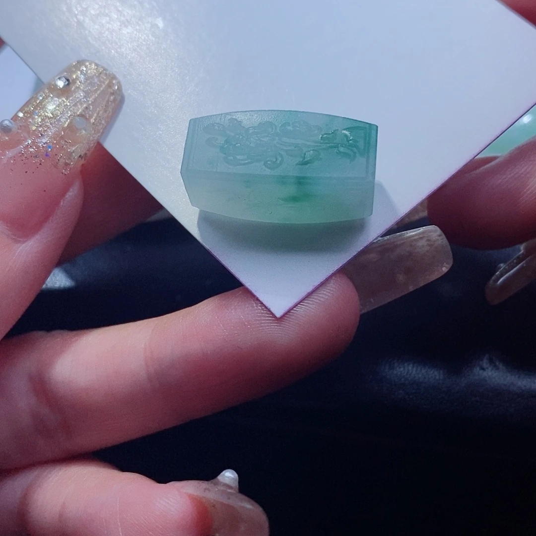 定制翡翠未镶嵌翡翠