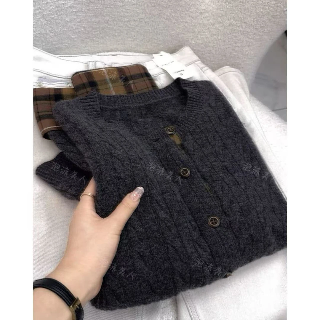 格子袖边」高品质浣熊~软糯设计感圆领拼格子麻花针织开衫女（长57