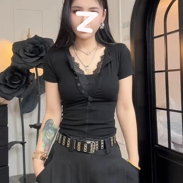 苏江鸟 美式辣妹拼接蕾丝短袖T恤女2025夏季新款纽扣性感修身上衣