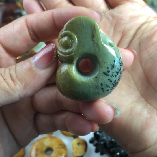 岫岩河磨玉（透闪石质玉）未镶嵌把件