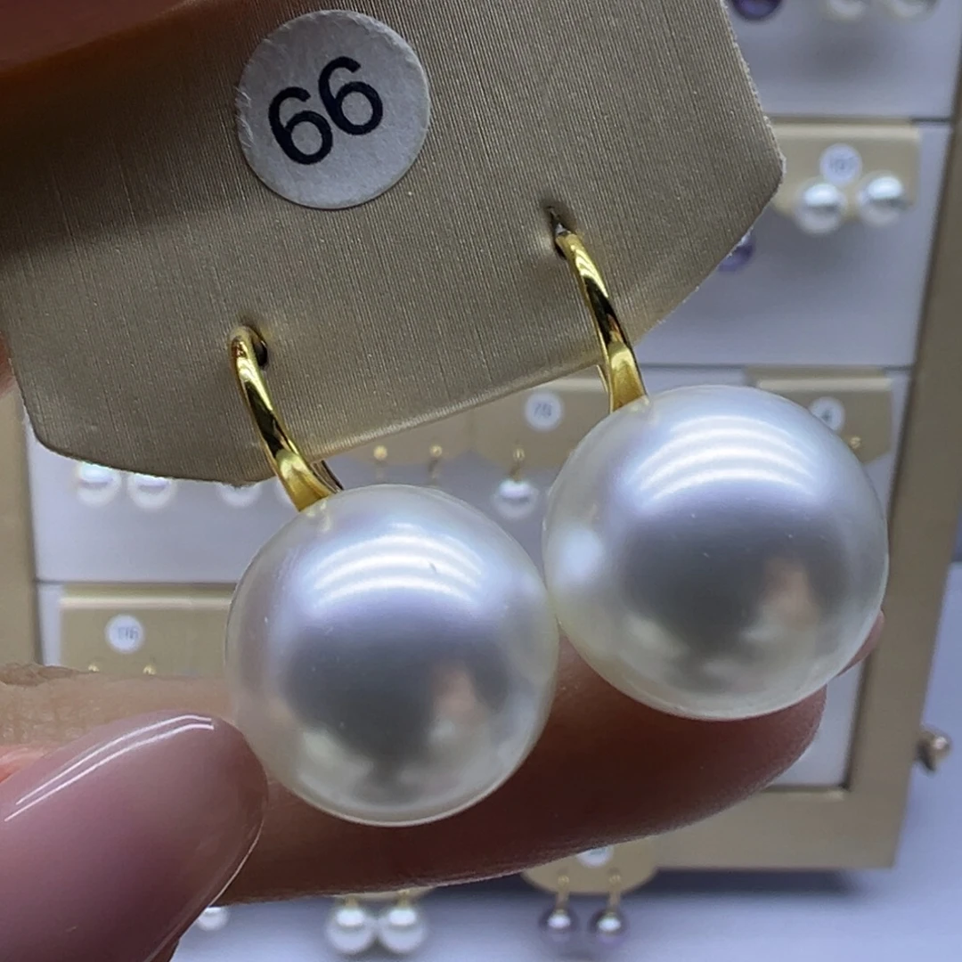 淡水珍珠18K金镶嵌耳饰