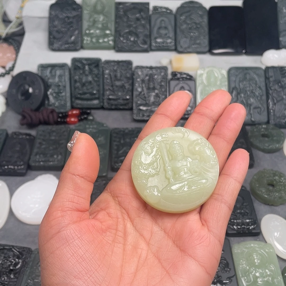 和田玉未镶嵌颈饰