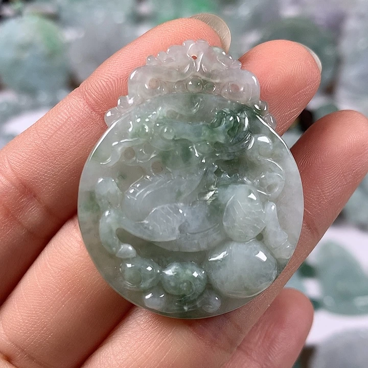 翡翠未镶嵌颈饰麒麟福利