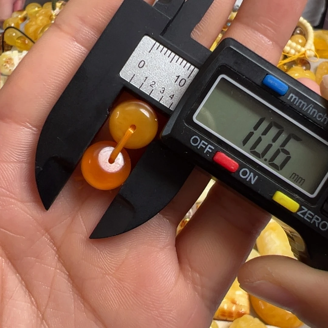 蜜蜡未镶嵌裸石微瑕