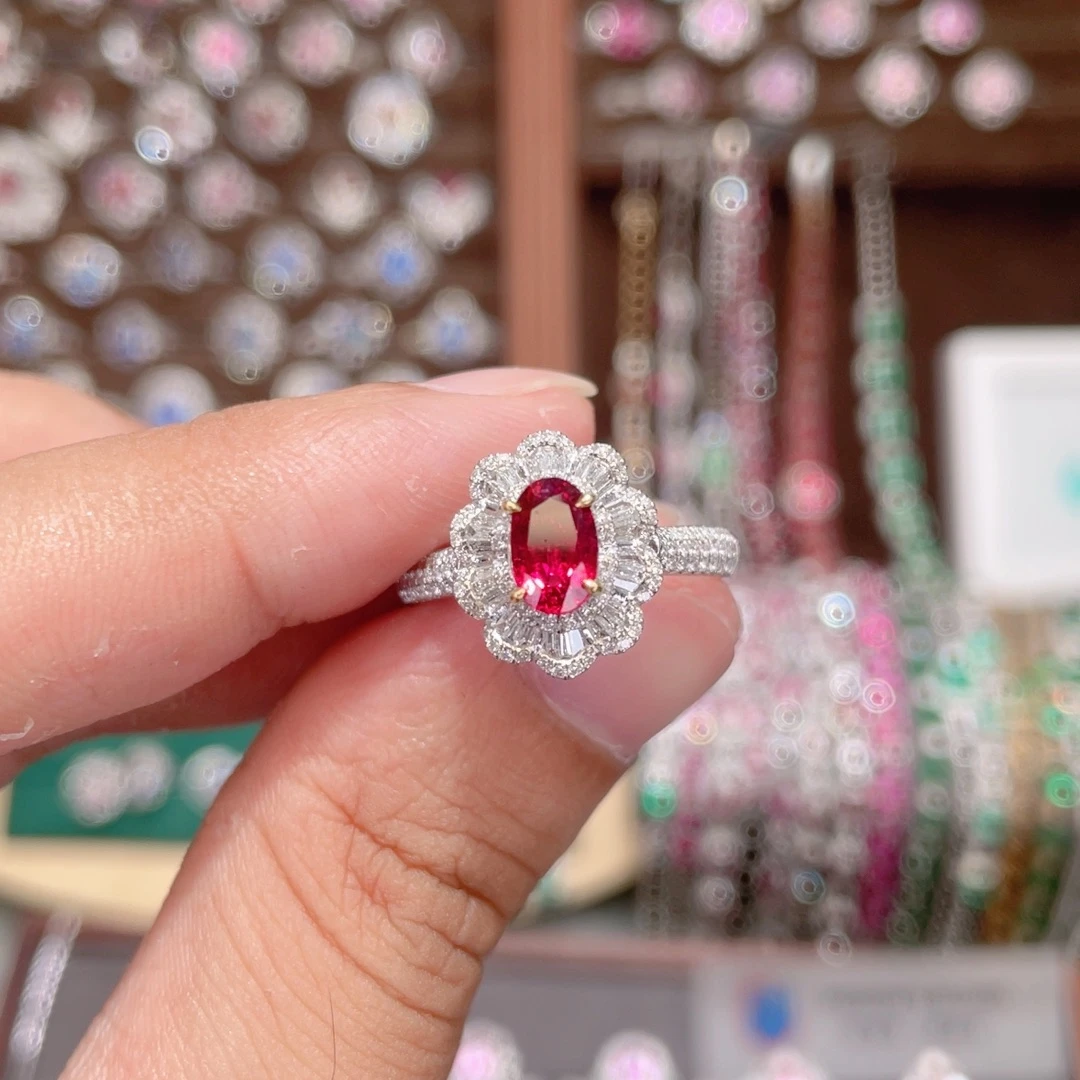 18K金镶嵌戒指红宝石1.05ct 无烧鸽血