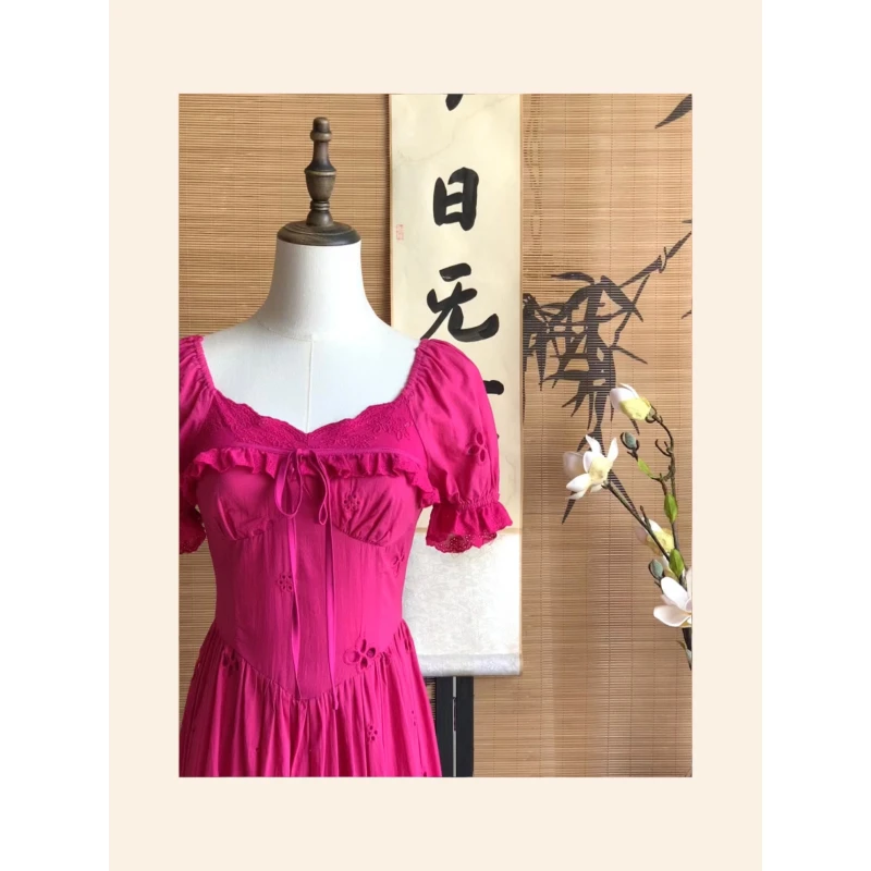 茶歇法式玫红色连衣裙方领泡泡袖收腰小众设计长裙度假风