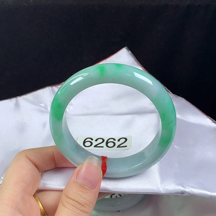 翡翠未镶嵌手镯56圈