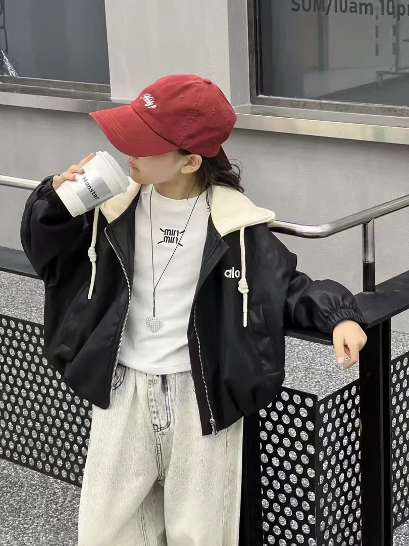 女童皮夹克春秋款2025新款时尚大童女孩格子拼接连帽皮衣外套秋装