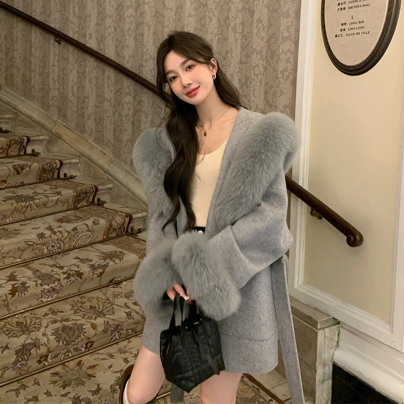 双面呢子大衣秋冬2026年新款高级感时尚洋气仿毛领连帽毛呢外套女