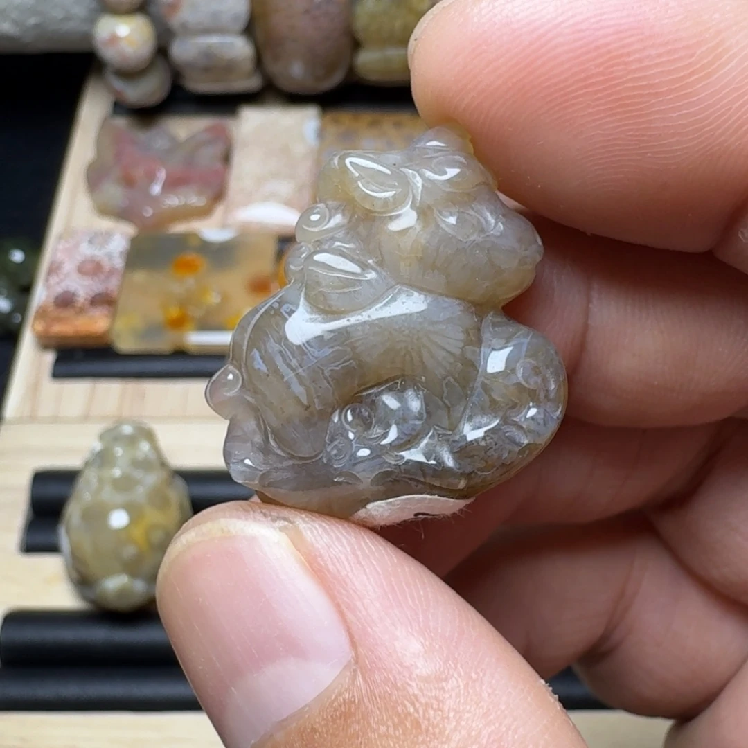 硅化玉未镶嵌纯天然色有机玉石保真色