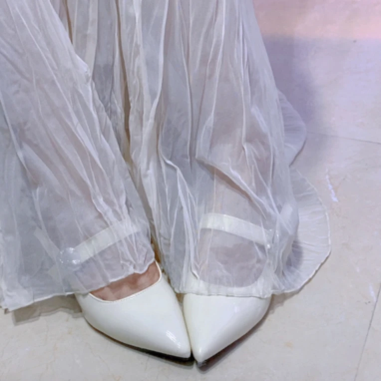 四季时尚气质包头单鞋粗跟女鞋凉鞋搭扣银色法式气质轻奢百搭