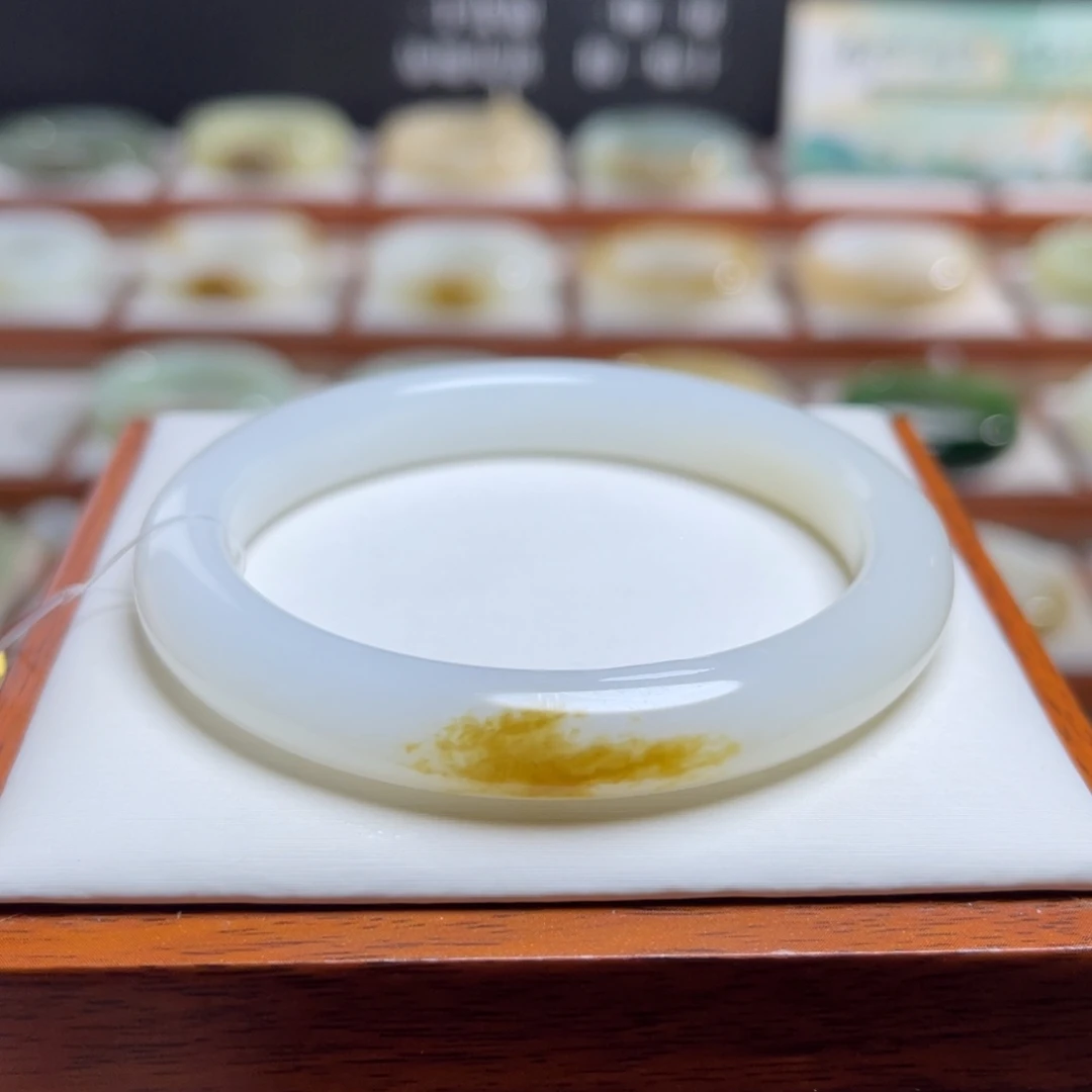 【闪购商品】和田玉手镯未镶嵌