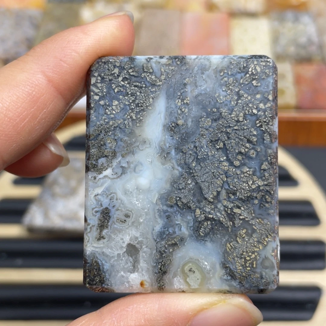 硅化玉未镶嵌颈饰k23