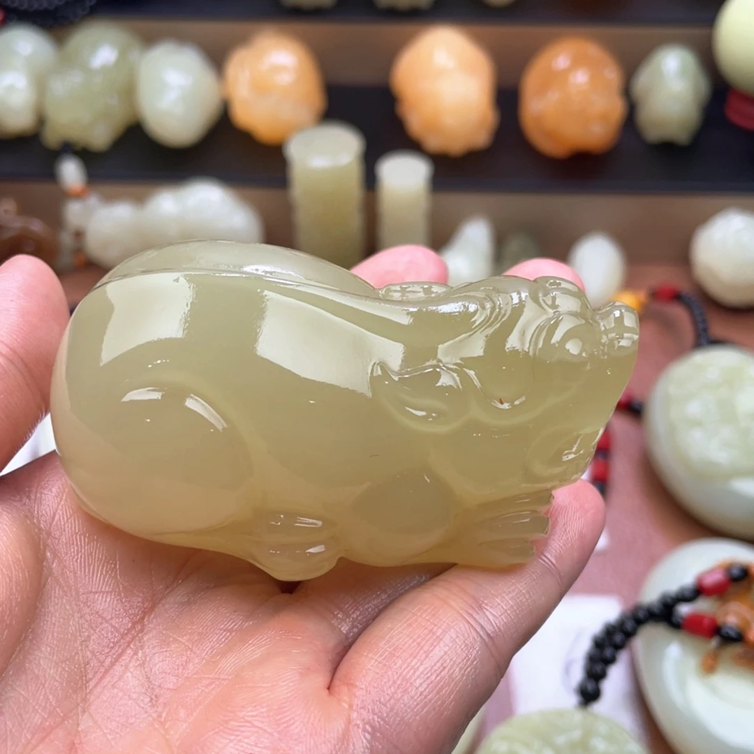 健***乐石材天然古青石手把件