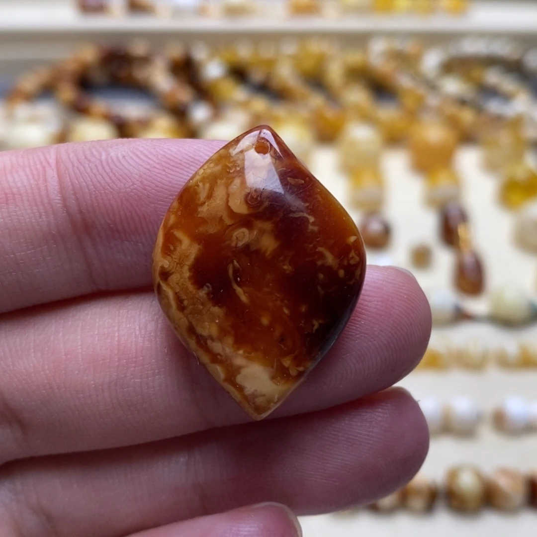 琥珀未镶嵌珠宝奇石