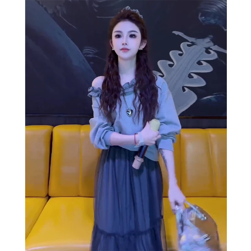 法式春季超仙穿搭2025露肩立体花朵针织上衣+设计纱网半身裙套装