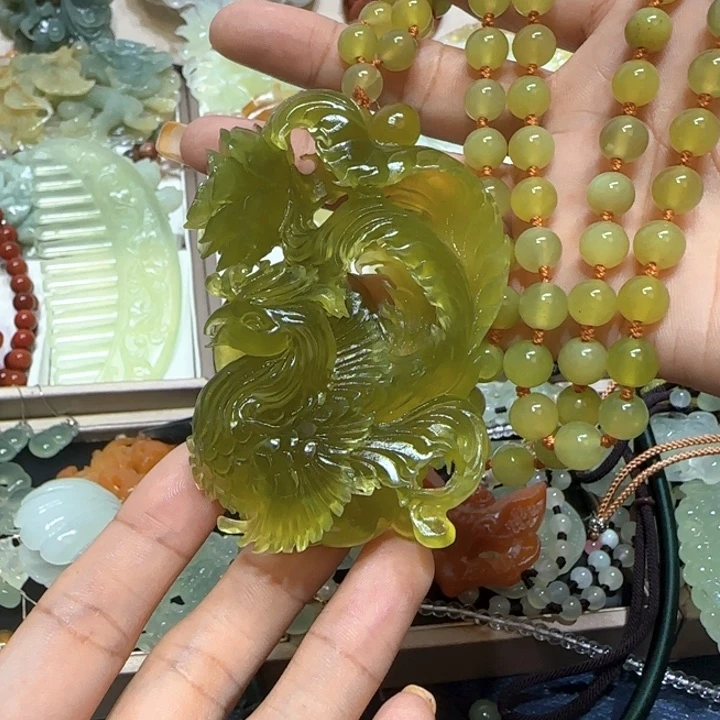 蛇纹石玉未镶嵌吊坠