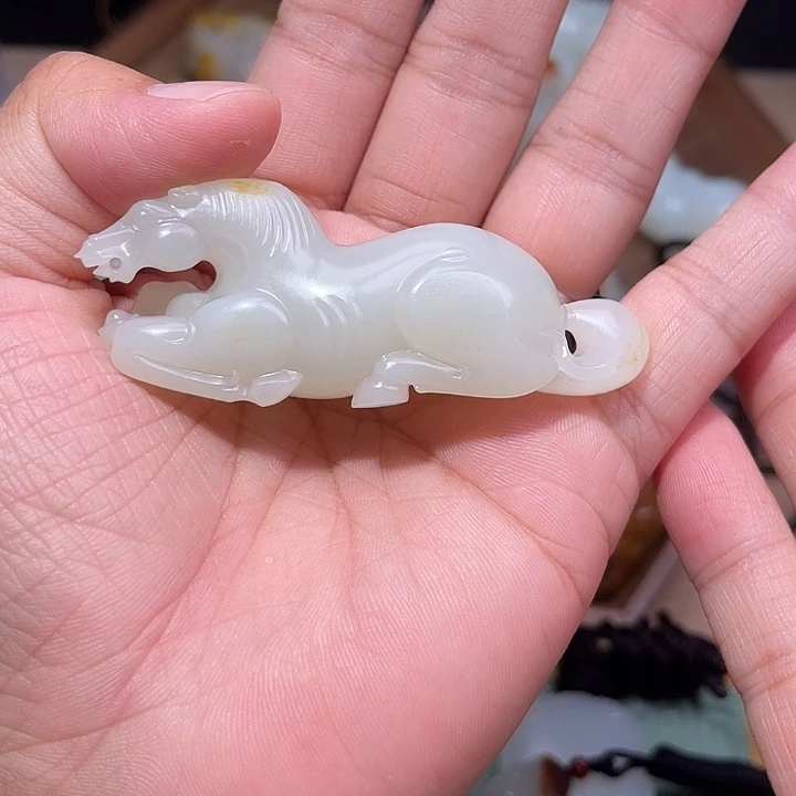 ***玉和田玉未镶嵌颈饰