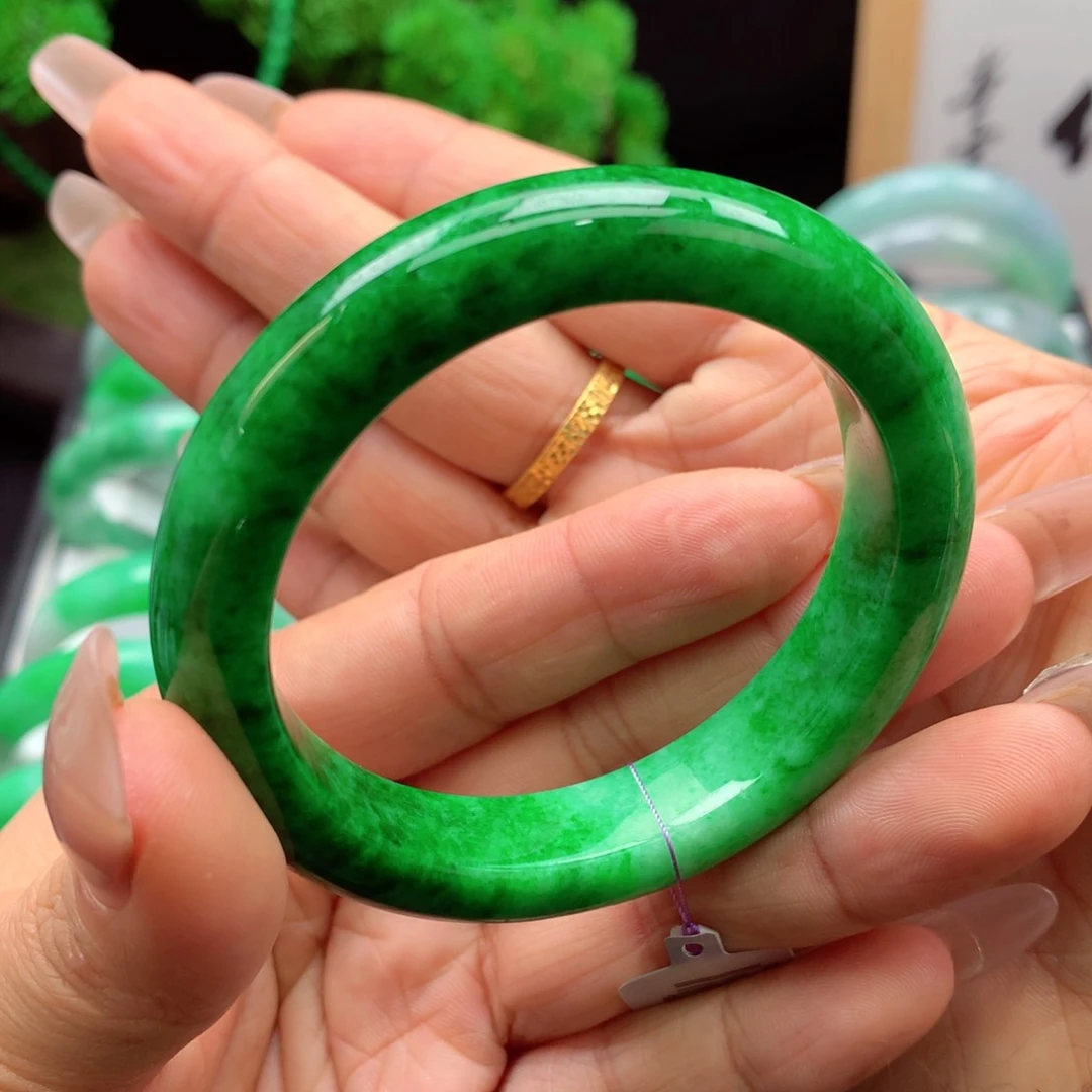 未镶嵌手镯翡翠缅甸