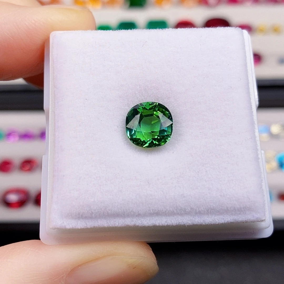 碧玺未镶嵌裸石2.89