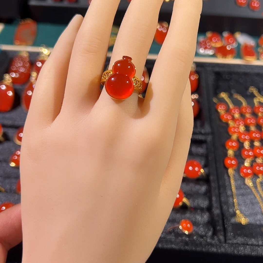 南红玛瑙18K金镶嵌戒指
