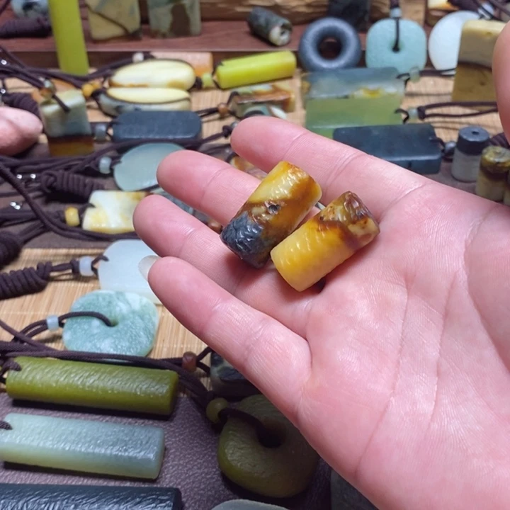 蛇纹石玉挂件未镶嵌烽**城