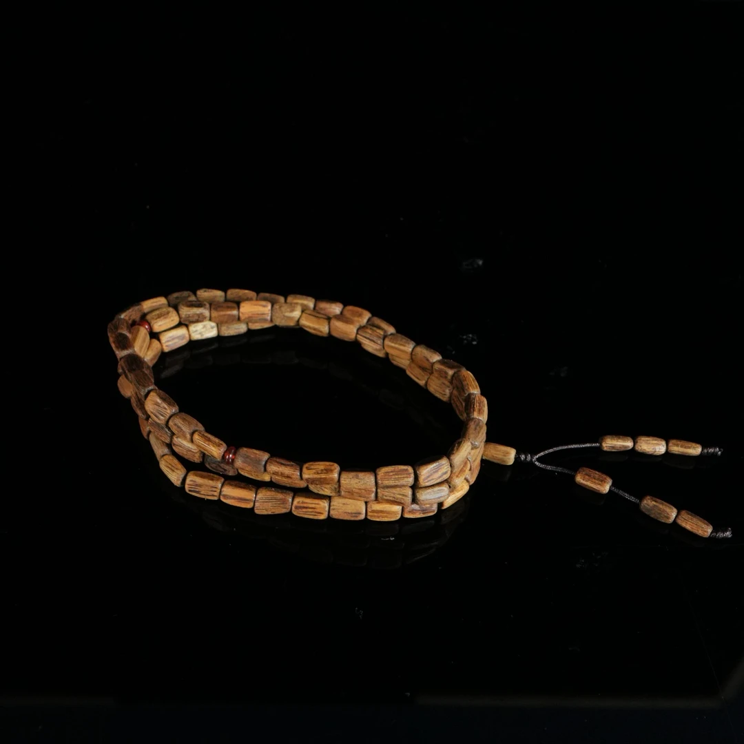 DY-B3837 真腊菩萨棋金丝老料沉香随形多圈 8.8g