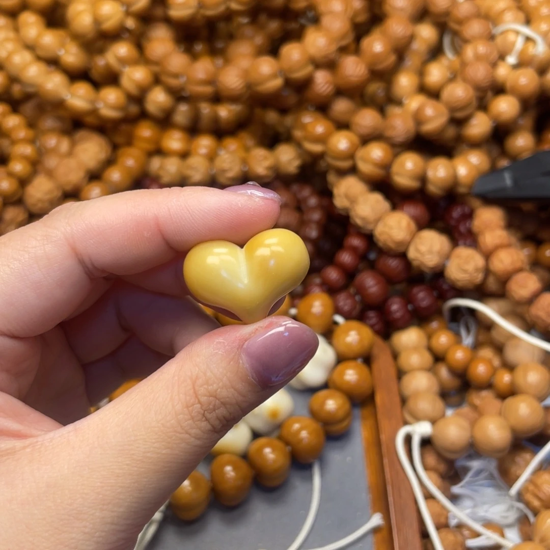 美***子猴头核桃爱心配饰