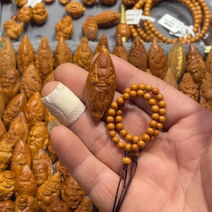 橄榄核吊坠嘿*嘿虚空藏虎两个手捻1818