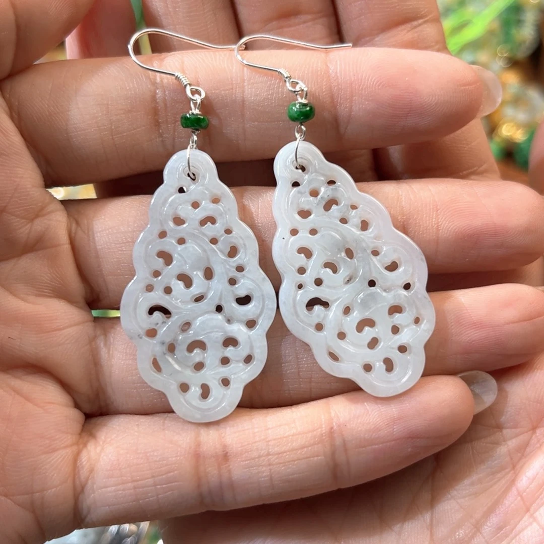 翡翠未镶嵌颈饰待编织