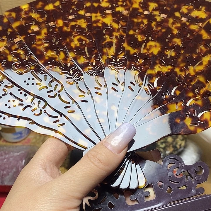 家***佳香榧木木雕艺术展将为游客进行