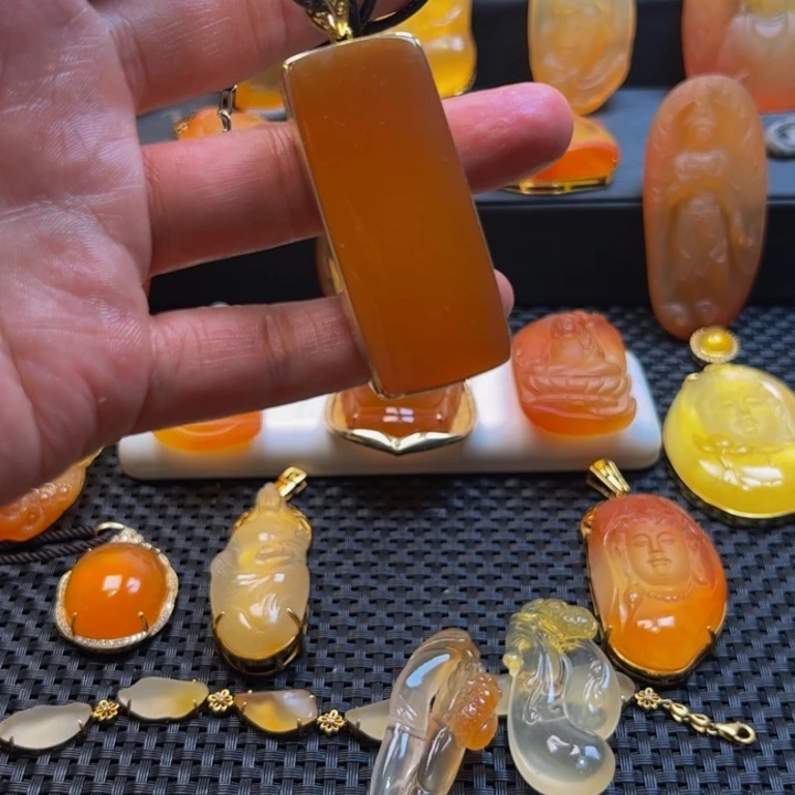 石英质玉未镶嵌颈饰用****3