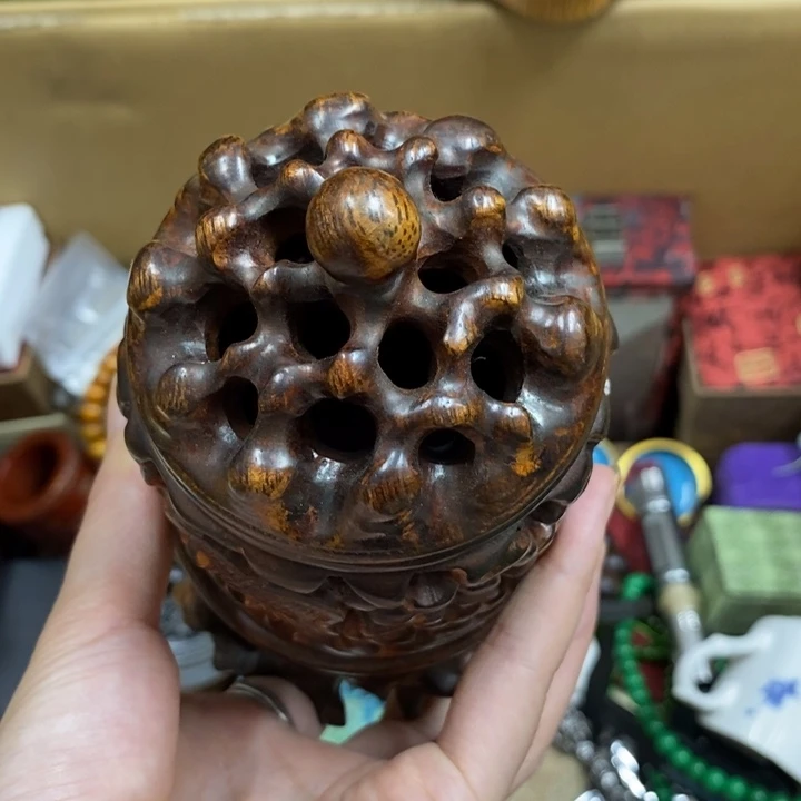 J***y瓷中古工艺品一件